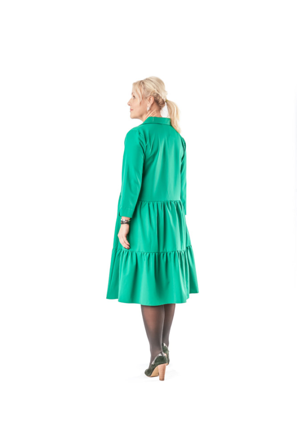 Kauluksellinen mekko "Kai", 3/4 suorat hihat, hameessa kaksi röyhelöä, vihreä. - Image 3
