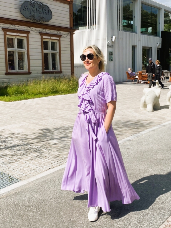 Volangidega kaelusega kleit "Jasmine", lühikeste sirgete varrukatega, lilla - Image 5