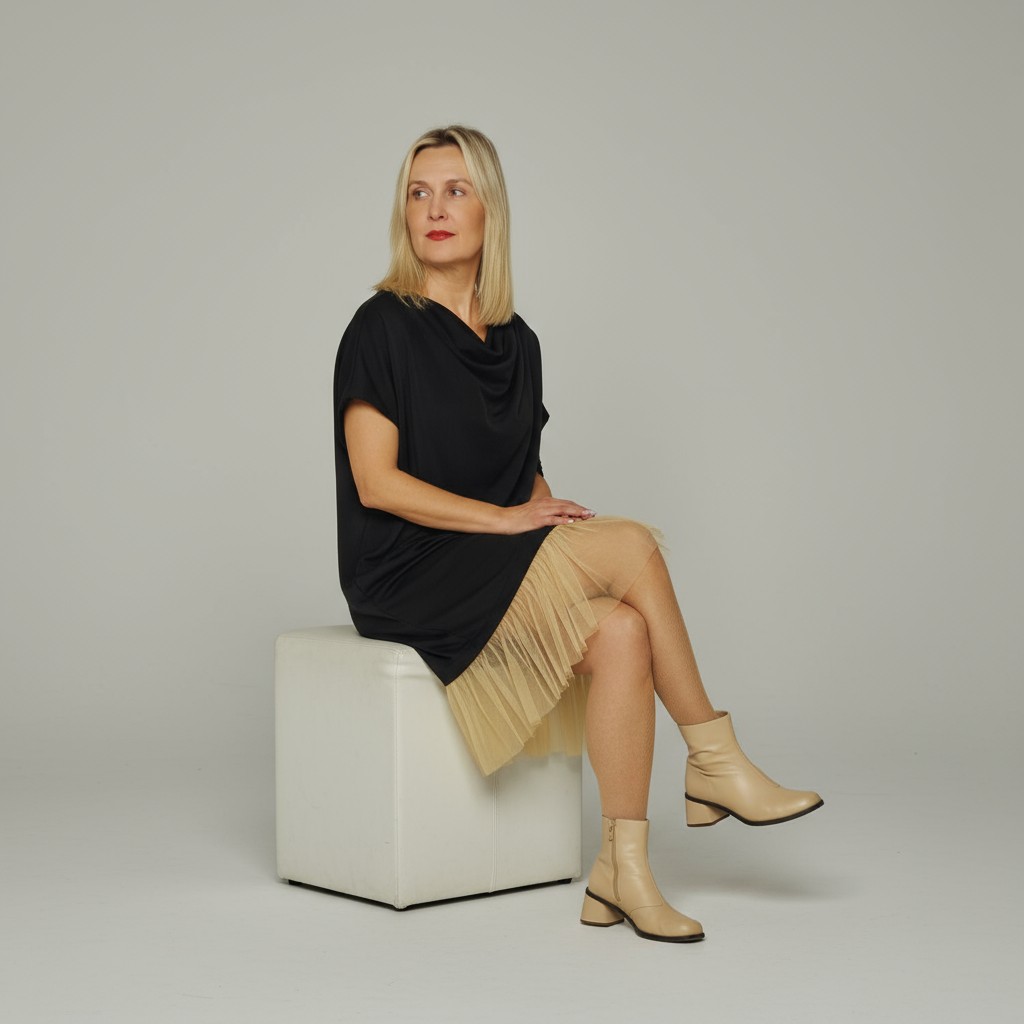 Nahkhiirevarrukatega tülliga kleit “Keili”, must - Image 8