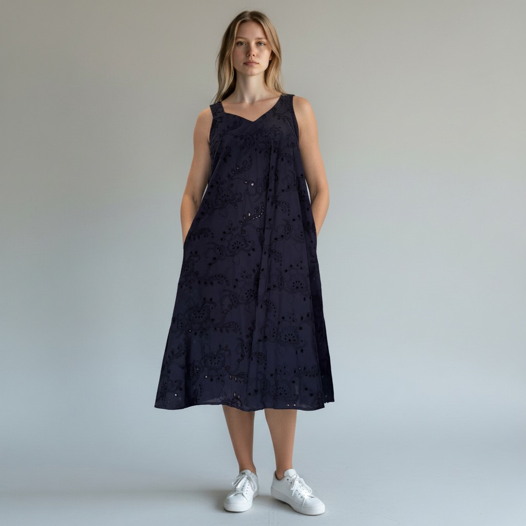 Õlapaeltega kleit "Kadri", tumesinine broderii - Image 5